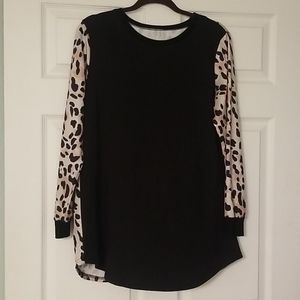 Boutique Tunic Size M.